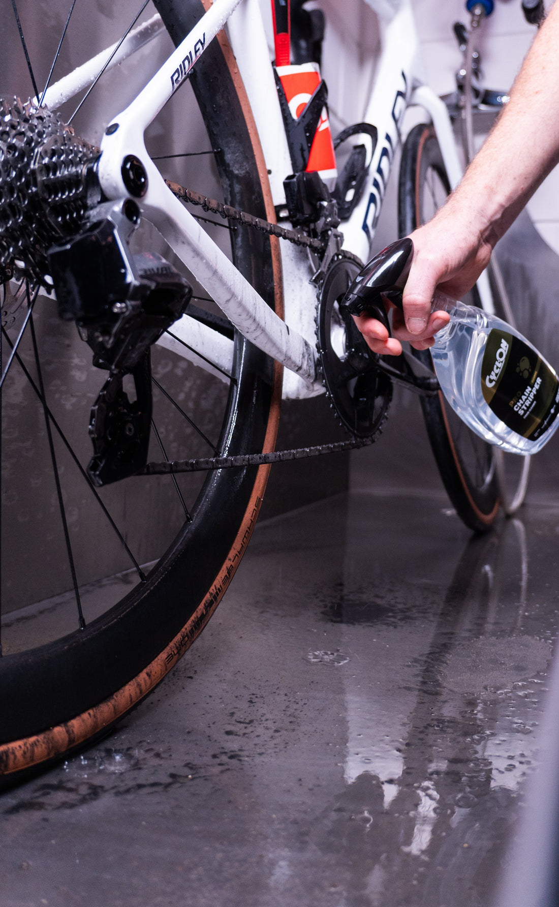 Waarom wordt mijn fietsketting zwart?